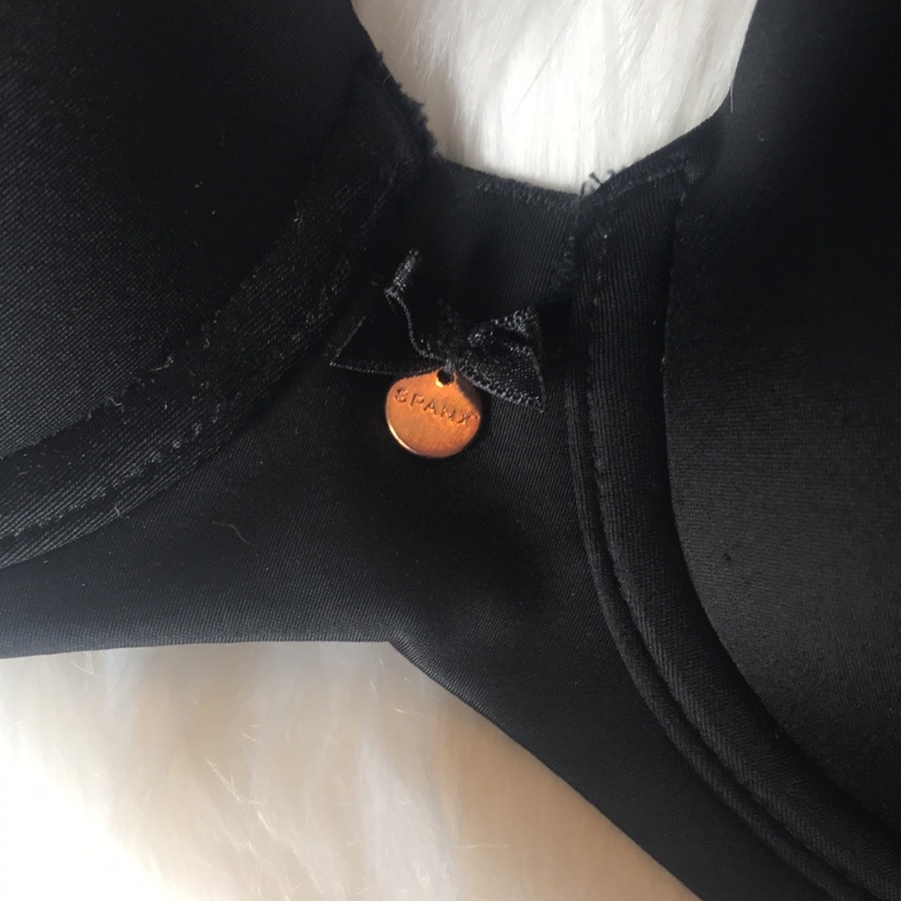 ⭐️ SPANX Bra La Mode - Picture 3 of 8